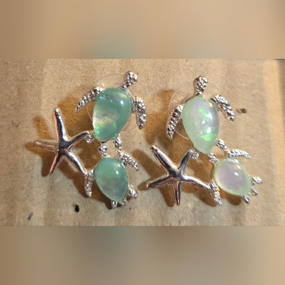 Beachy Earring Set - Picture 5 of 5